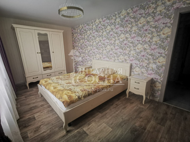 Шкаф 3-х дверный Лебо с зеркалом Шкаф 3-х дверный Лебо с зеркалом