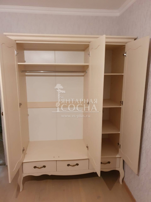 Шкаф 3х дверный ЛеБо с глухими дверями Шкаф 3х дверный ЛеБо с глухими дверями