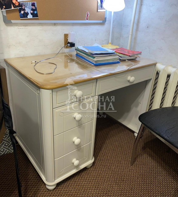 Стол письменный Бетти №3 Стол письменный Бетти №3