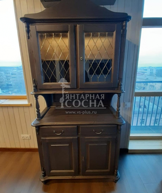 Шкаф-буфет Скандия 2-створчатый с подсветкой, стекло с витражной сеткой из массива сосны Шкаф-буфет Скандия 2-створчатый с подсветкой, стекло с витражной сеткой из массива сосны