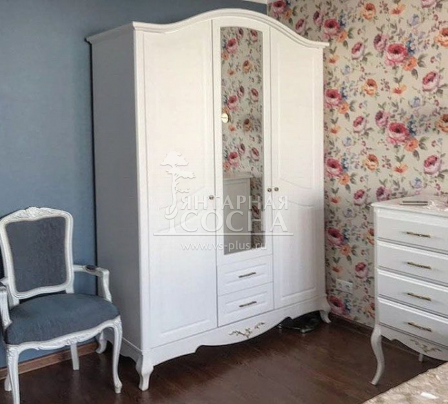 Шкаф Авиньон 3-х створчатый с ящиками и зеркалом Шкаф Авиньон 3-х створчатый с ящиками и зеркалом