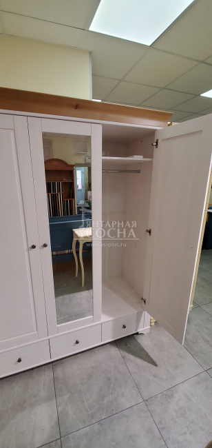 Шкаф 3х дверный Бейли с зеркалом Шкаф 3х дверный Бейли с зеркалом