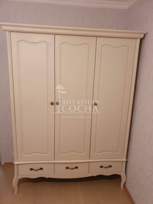 Шкаф 3х дверный ЛеБо с глухими дверями Шкаф 3х дверный ЛеБо с глухими дверями