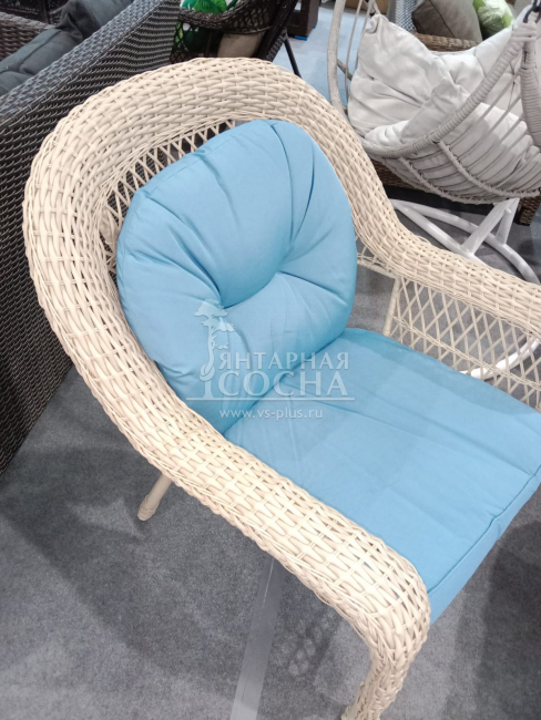 Плетеный комплект для отдыха из искусственного ротанга LV-520 White-Blue Плетеный комплект для отдыха из искусственного ротанга LV-520 White-Blue