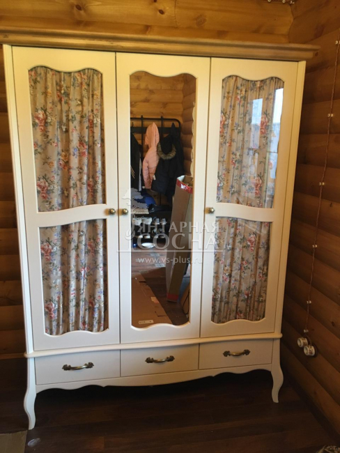 Шкаф 3х дверный ЛеБо стеклянные двери и зеркало Шкаф 3х дверный ЛеБо стеклянные двери и зеркало