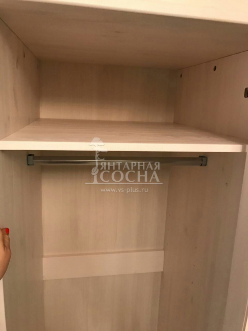 Шкаф 3х дверный Бейли (стеклянные двери,полки) Шкаф 3х дверный Бейли (стеклянные двери,полки)